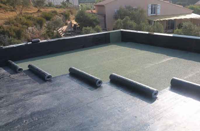 Pose d'une membrane bitumineuse monocouche